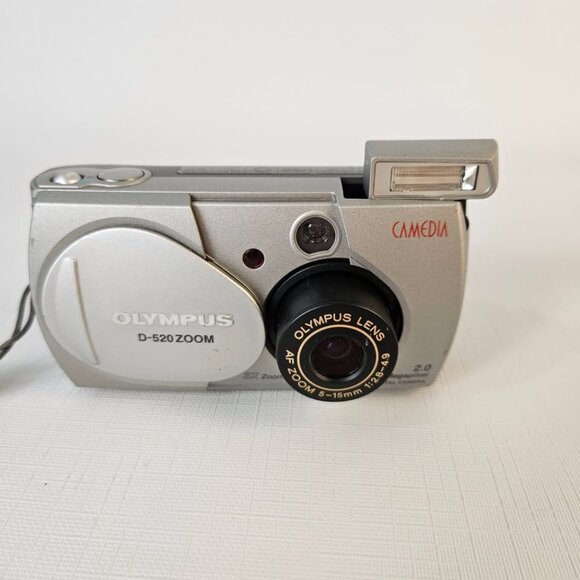 Olympus Camedia D-520 Zoom 2.0MP Digital Camera w/ 16MB Smart Media Card - Picture 8 of 9